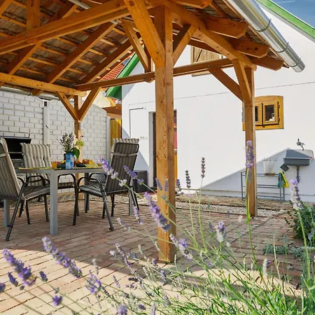 Goggola By Interhome בלטונללה