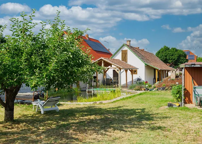 בית נופש Goggola By Interhome בלטונללה